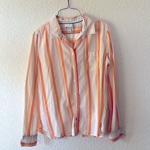 Women’s long sleeve button down shirt size large